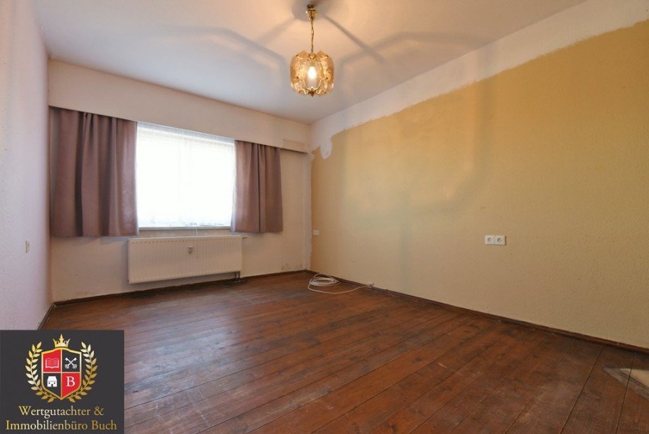 Schlafzimmer der 1.Wohnung Mehrfamilienhaus Wilkau-Ha�lau