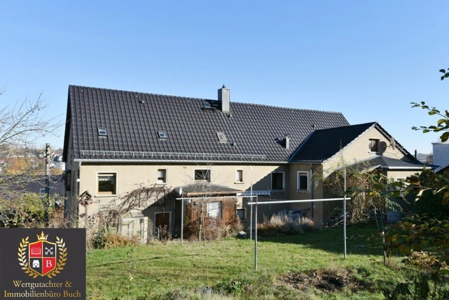 Der Blick aus dem Garten zum Haus Mehrfamilienhaus Wilkau-Ha�lau
